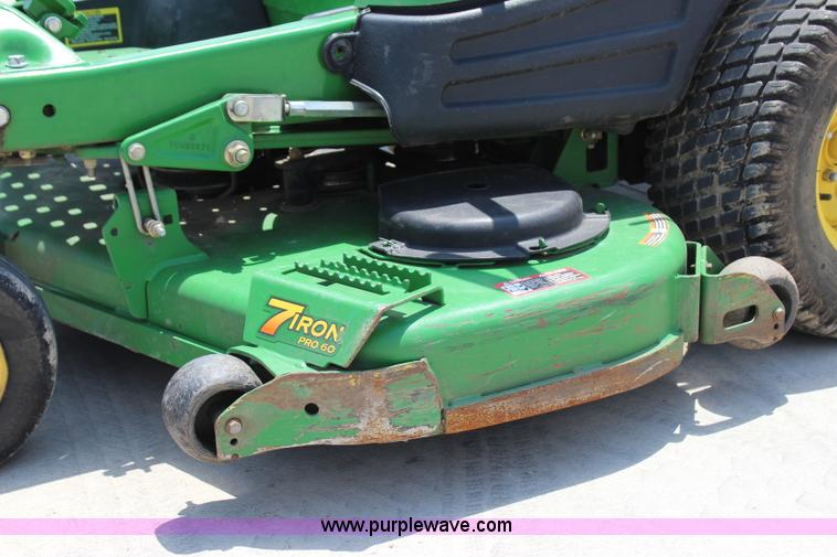 image for item I1655 John Deere 2930A ZTR lawn mower