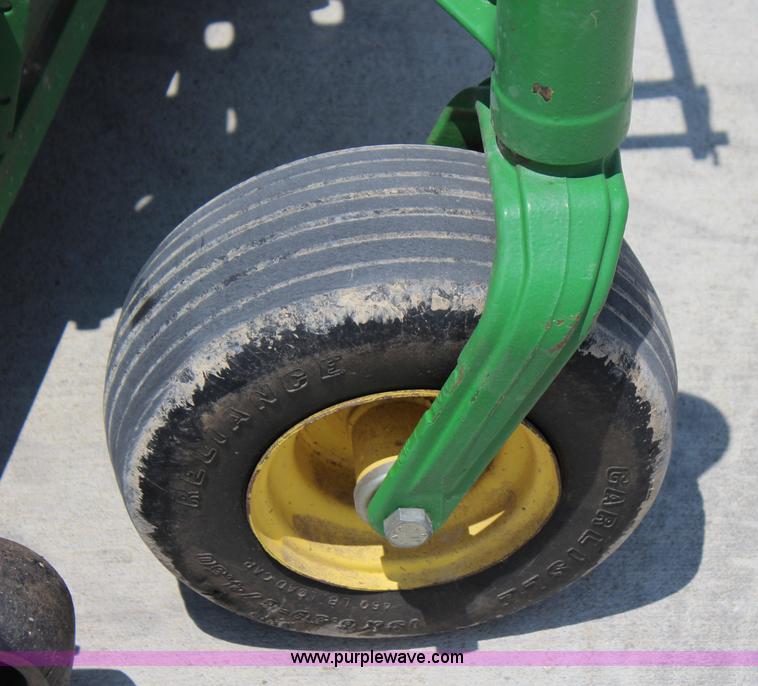 image for item I1655 John Deere 2930A ZTR lawn mower