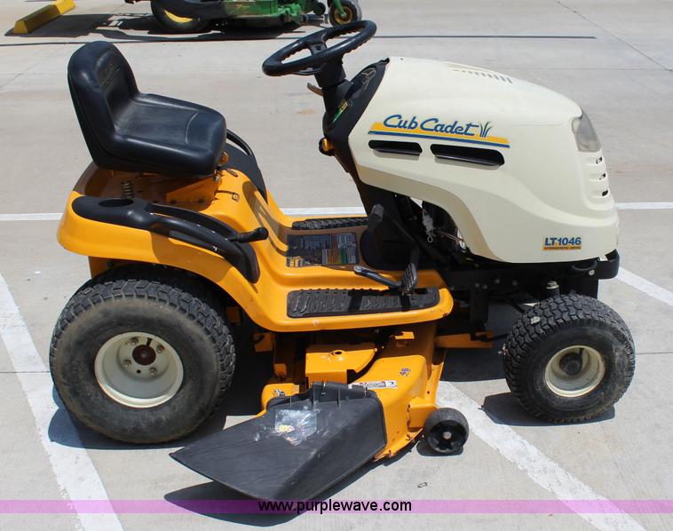 image for item I1656 2005 Cub Cadet LT1046 lawn mower