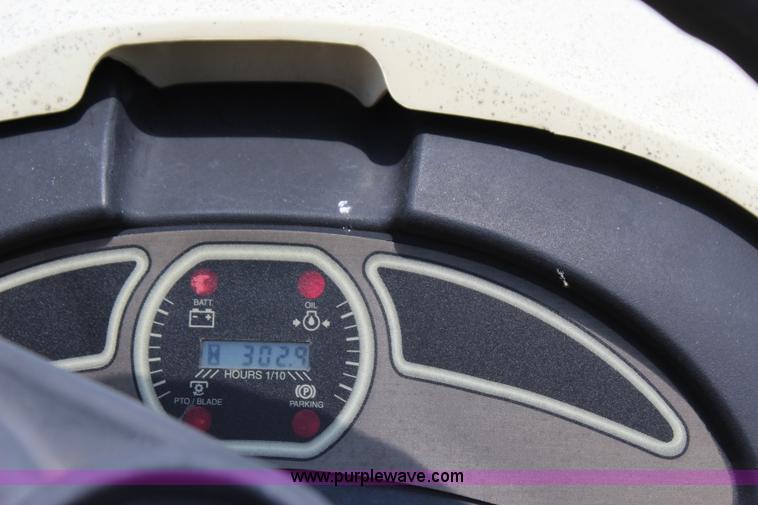 image for item I1656 2005 Cub Cadet LT1046 lawn mower