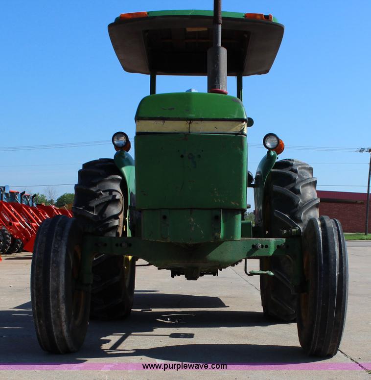 image for item I1657 1980 John Deere 2240 MFWD tractor