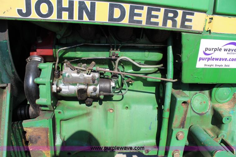image for item I1657 1980 John Deere 2240 MFWD tractor