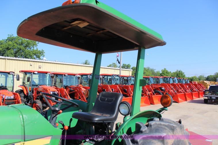 image for item I1657 1980 John Deere 2240 MFWD tractor