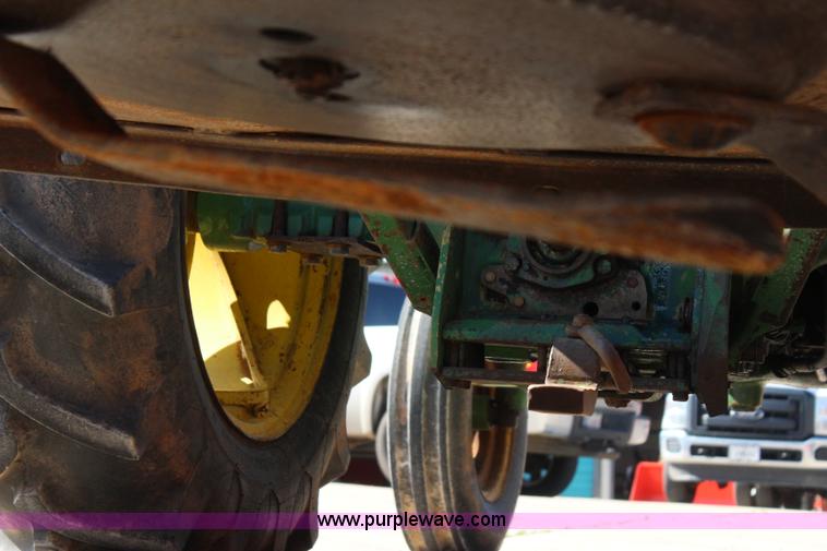 image for item I1657 1980 John Deere 2240 MFWD tractor