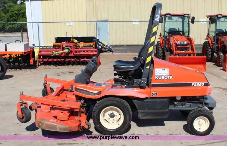 image for item I1659 2000 Kubota F2560 lawn mower
