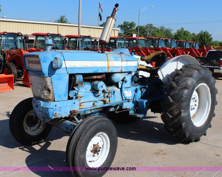 image for item I1660 Ford tractor