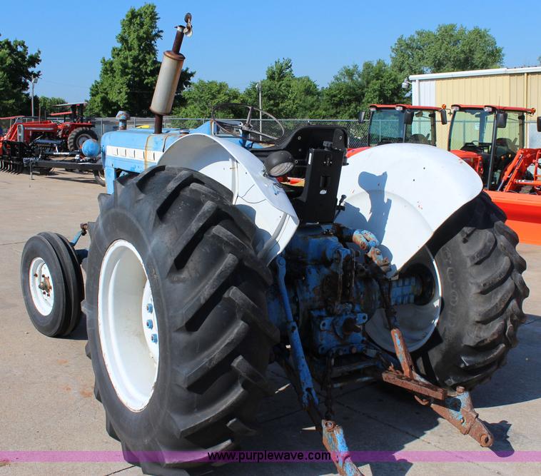image for item I1660 Ford tractor