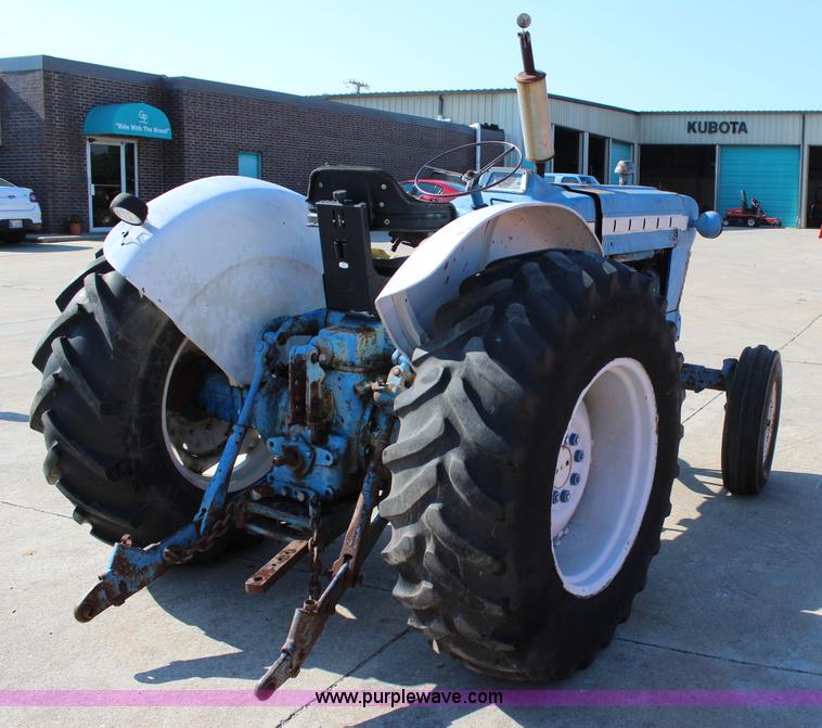 image for item I1660 Ford tractor