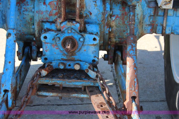 image for item I1660 Ford tractor