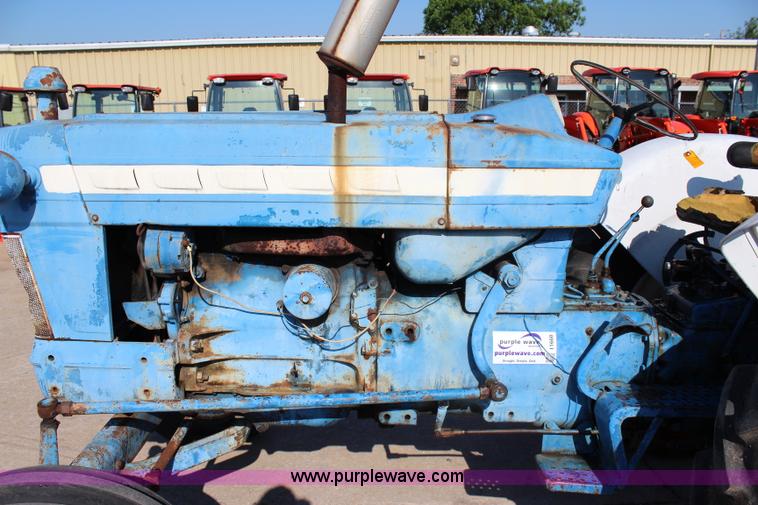image for item I1660 Ford tractor