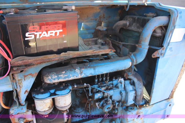 image for item I1660 Ford tractor