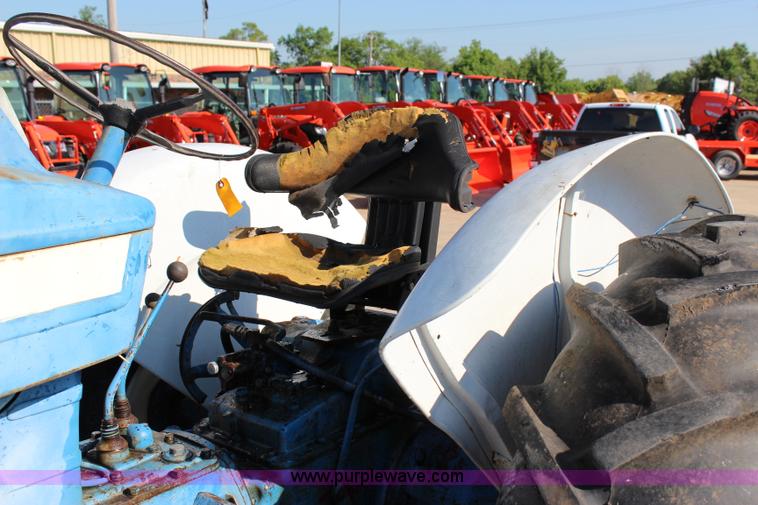image for item I1660 Ford tractor