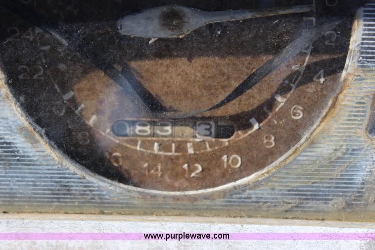 image for item I1660 Ford tractor