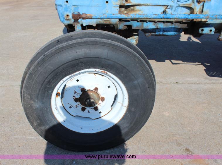 image for item I1660 Ford tractor