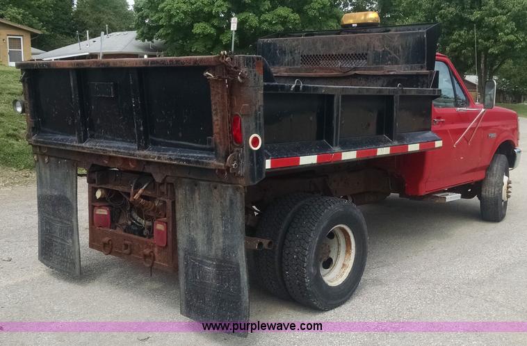 image for item I4523 1994 Ford F450 Super Duty dump truck