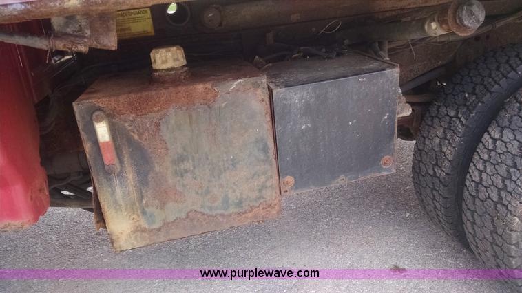 image for item I4523 1994 Ford F450 Super Duty dump truck