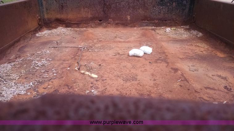 image for item I4523 1994 Ford F450 Super Duty dump truck