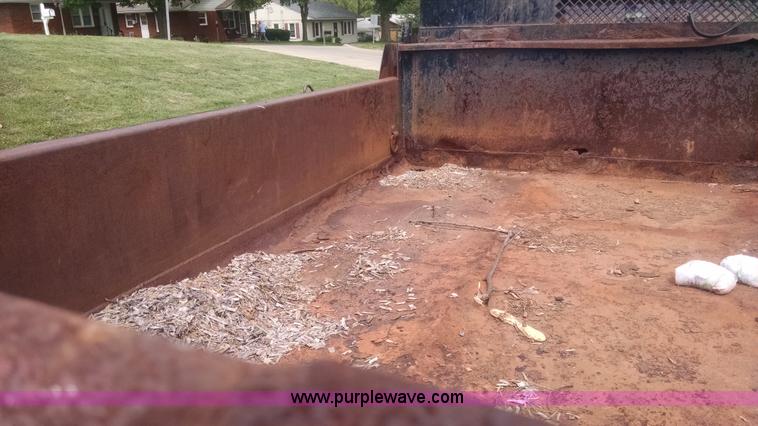 image for item I4523 1994 Ford F450 Super Duty dump truck