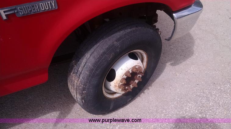 image for item I4523 1994 Ford F450 Super Duty dump truck