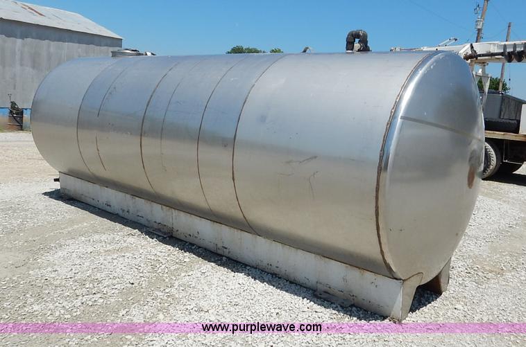 image for item J3875 Stainless steel 3,200 gallon liquid fertilizer tank