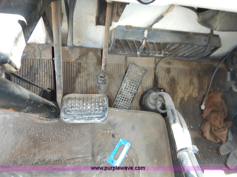 image for item J3878 1984 Ford C7000 Fuel truck