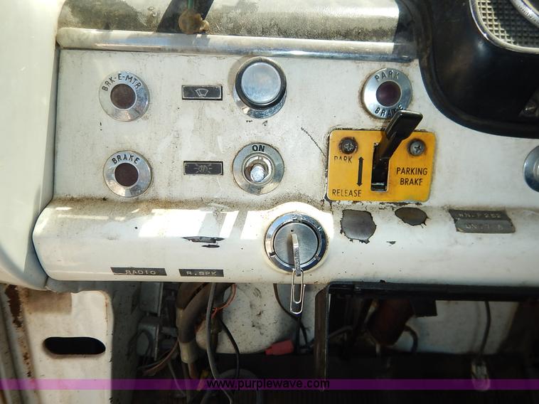 image for item J3878 1984 Ford C7000 Fuel truck