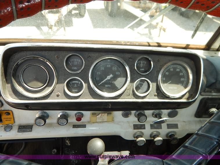 image for item J3878 1984 Ford C7000 Fuel truck