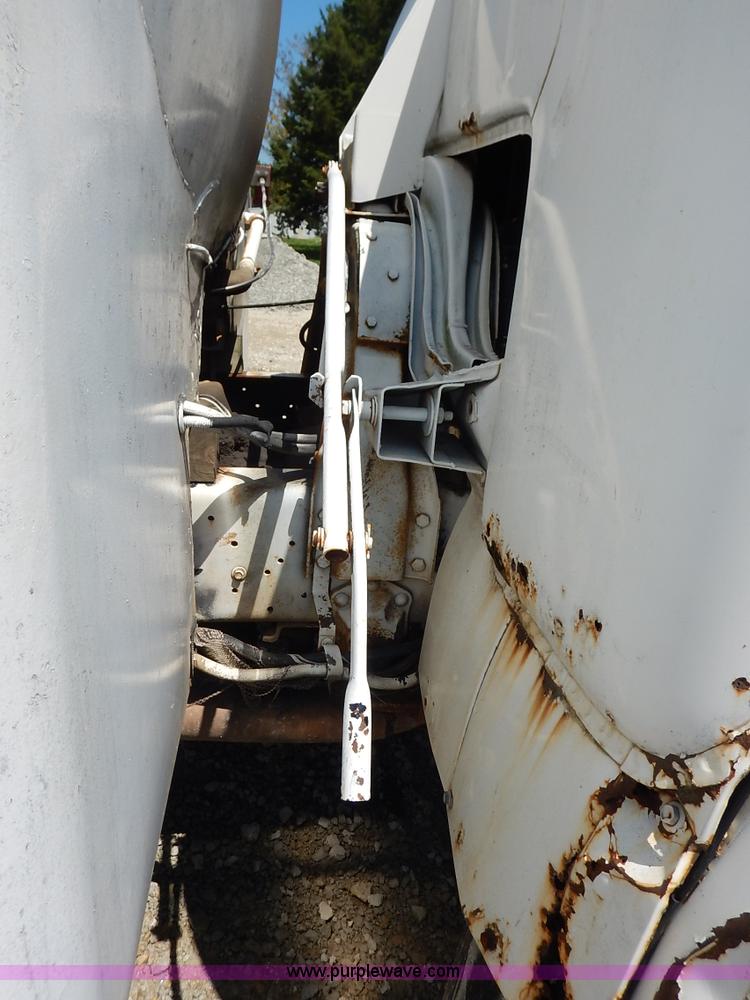 image for item J3878 1984 Ford C7000 Fuel truck