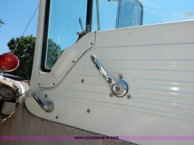 image for item J3878 1984 Ford C7000 Fuel truck