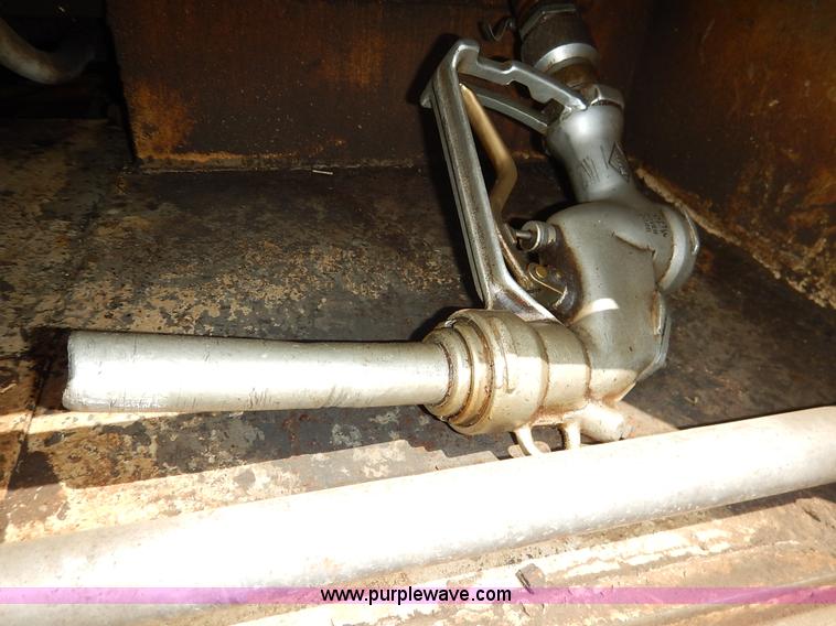 image for item J3878 1984 Ford C7000 Fuel truck