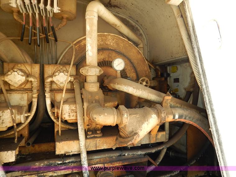 image for item J3878 1984 Ford C7000 Fuel truck