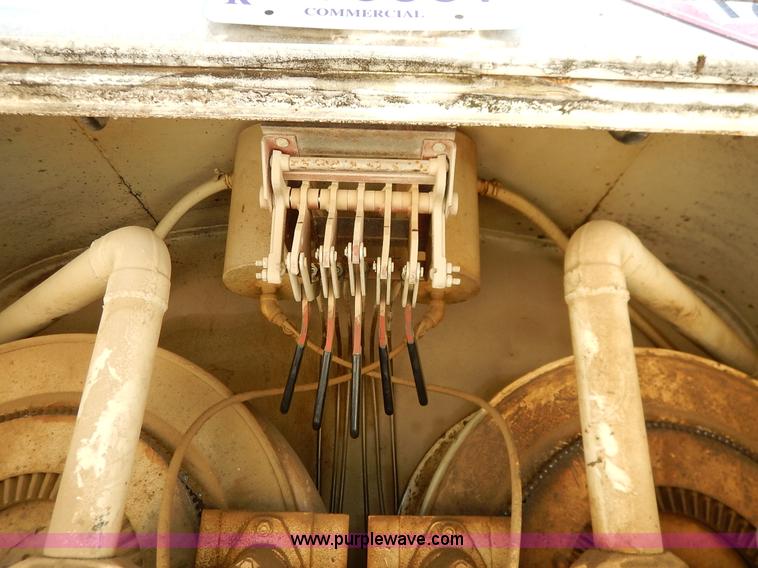 image for item J3878 1984 Ford C7000 Fuel truck