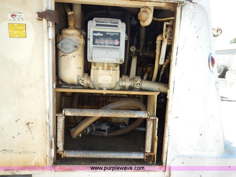 image for item J3878 1984 Ford C7000 Fuel truck