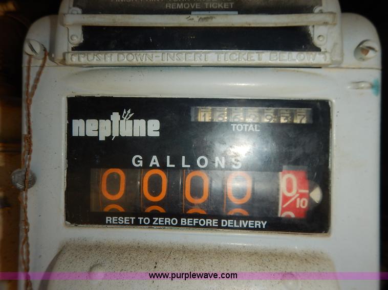 image for item J3878 1984 Ford C7000 Fuel truck