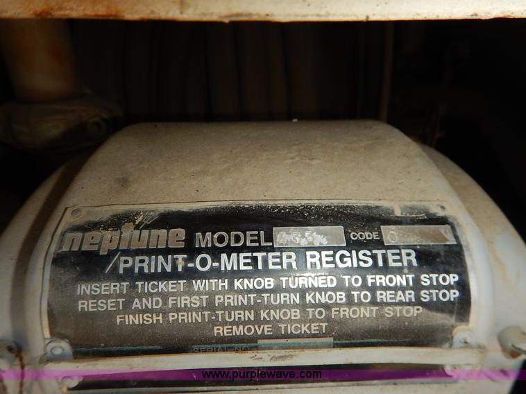 image for item J3878 1984 Ford C7000 Fuel truck