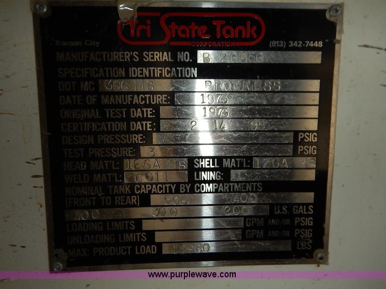 image for item J3878 1984 Ford C7000 Fuel truck