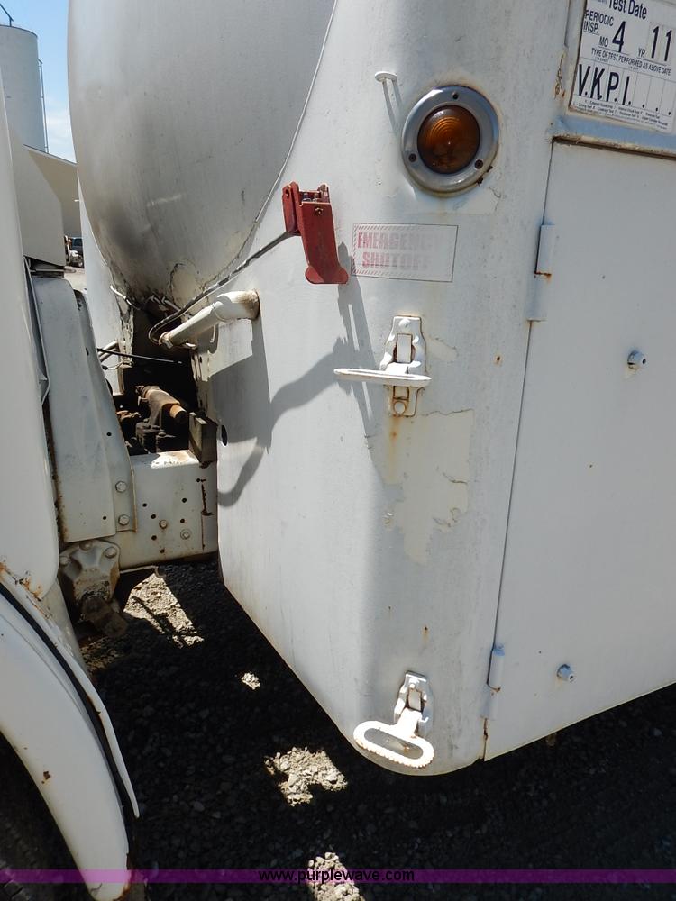 image for item J3878 1984 Ford C7000 Fuel truck