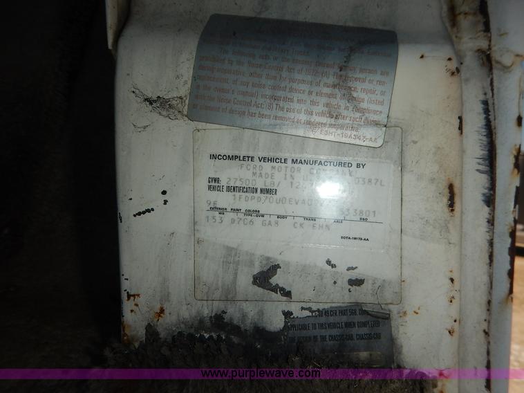 image for item J3878 1984 Ford C7000 Fuel truck