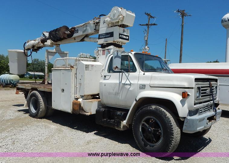 image for item J3879 1983 Chevrolet Kodiak derrick digger truck