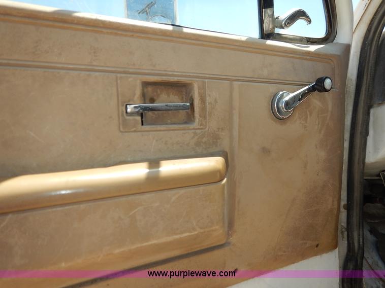 image for item J3879 1983 Chevrolet Kodiak derrick digger truck