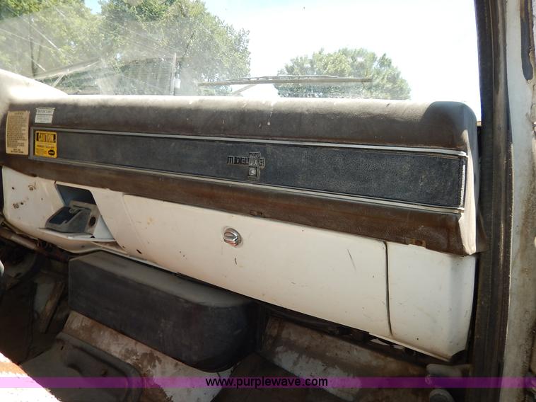 image for item J3879 1983 Chevrolet Kodiak derrick digger truck