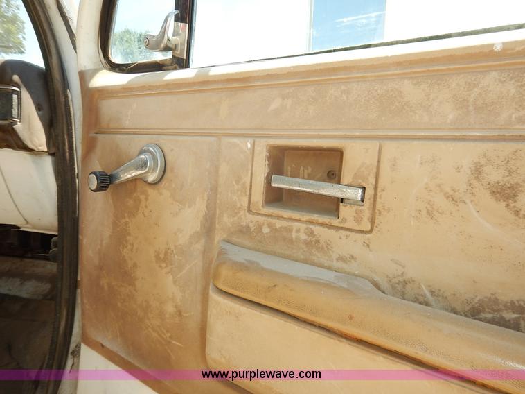 image for item J3879 1983 Chevrolet Kodiak derrick digger truck