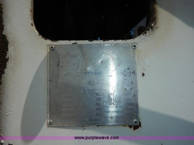 image for item J3879 1983 Chevrolet Kodiak derrick digger truck