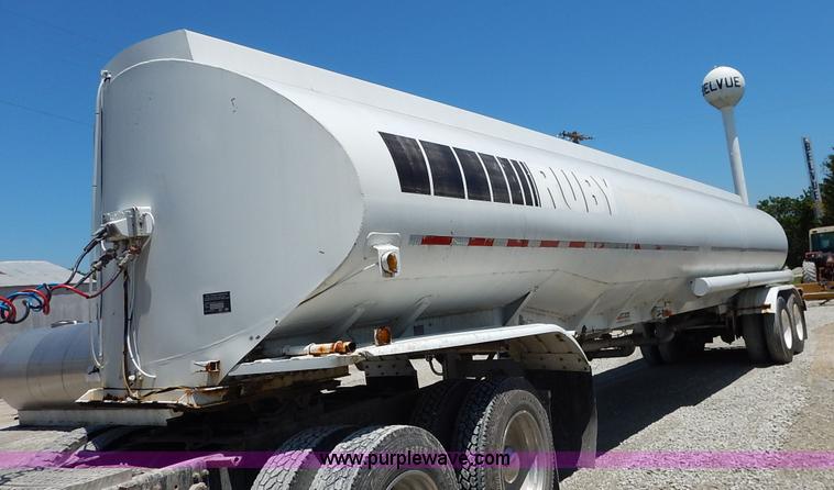 image for item J3880 1974 Seneca Custom tanker trailer
