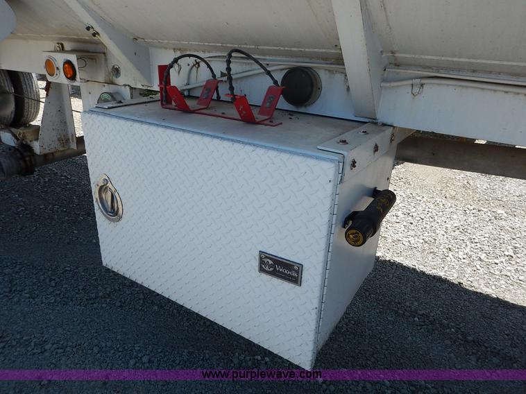 image for item J3880 1974 Seneca Custom tanker trailer