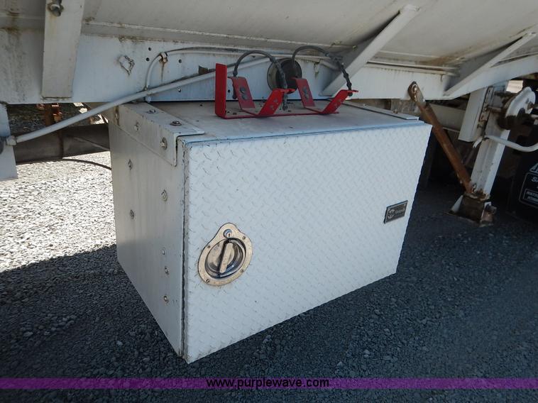 image for item J3880 1974 Seneca Custom tanker trailer