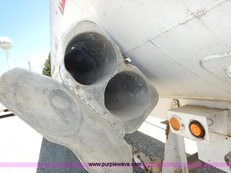 image for item J3880 1974 Seneca Custom tanker trailer