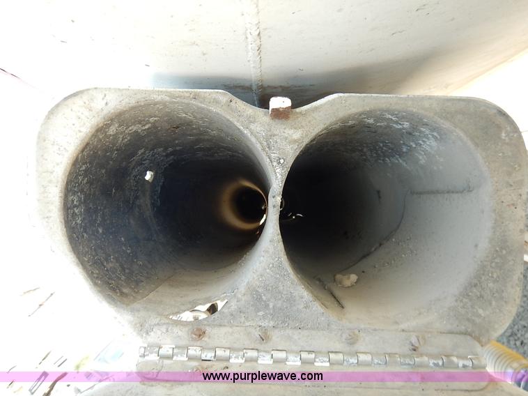 image for item J3880 1974 Seneca Custom tanker trailer