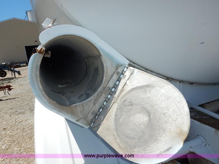 image for item J3880 1974 Seneca Custom tanker trailer