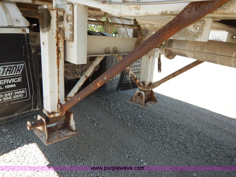 image for item J3880 1974 Seneca Custom tanker trailer